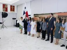 JNE-Junta Nacional de Escrutinio-juramentación Los integrantes de la Junta Nacional de Escrutinio proceden de los sectores educativo, bienes raíces, sindicatos de trabajadores, jurídico, empresarial, innovación, tecnología, juventud y debate, y administración de negocios.